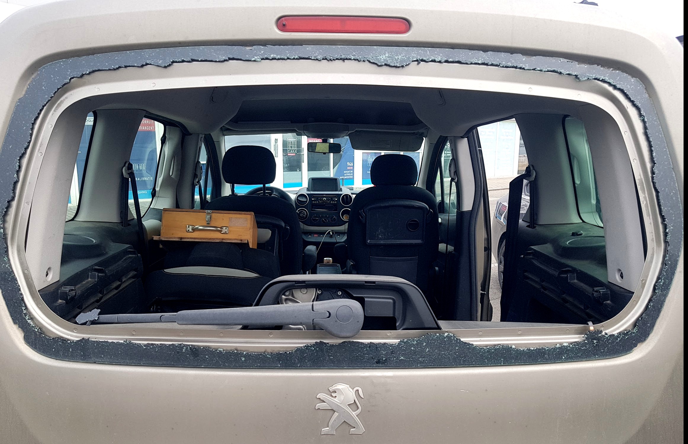 Nieuwe achterruit nodig?  (AutoglasGrimm)